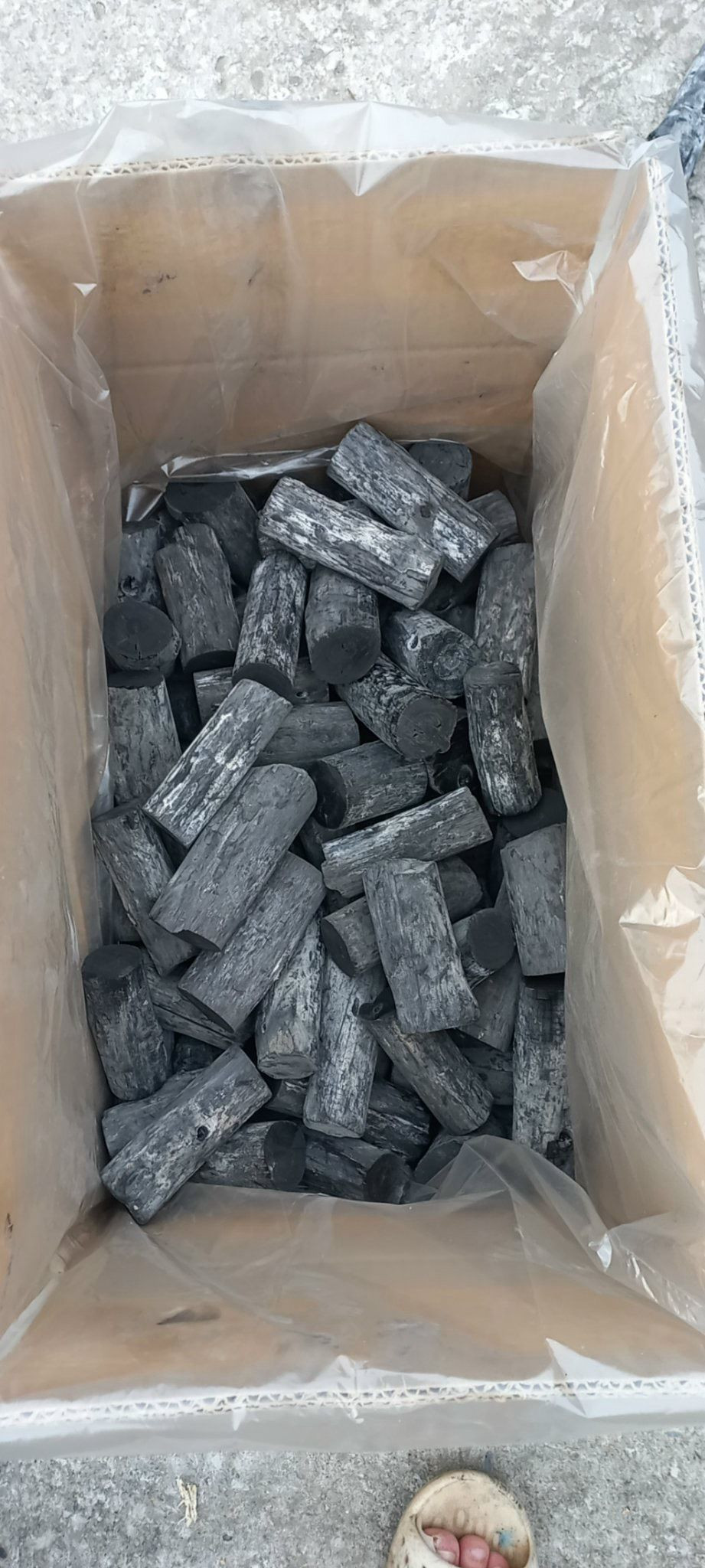 Good Quality 100% Natural Smokeless Hard Wood White Charcoal ( Binchotan) from Vietnam High quality